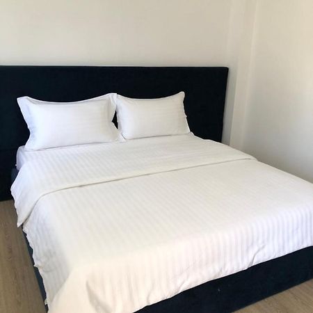 Holiday Apartment Тирана Экстерьер фото